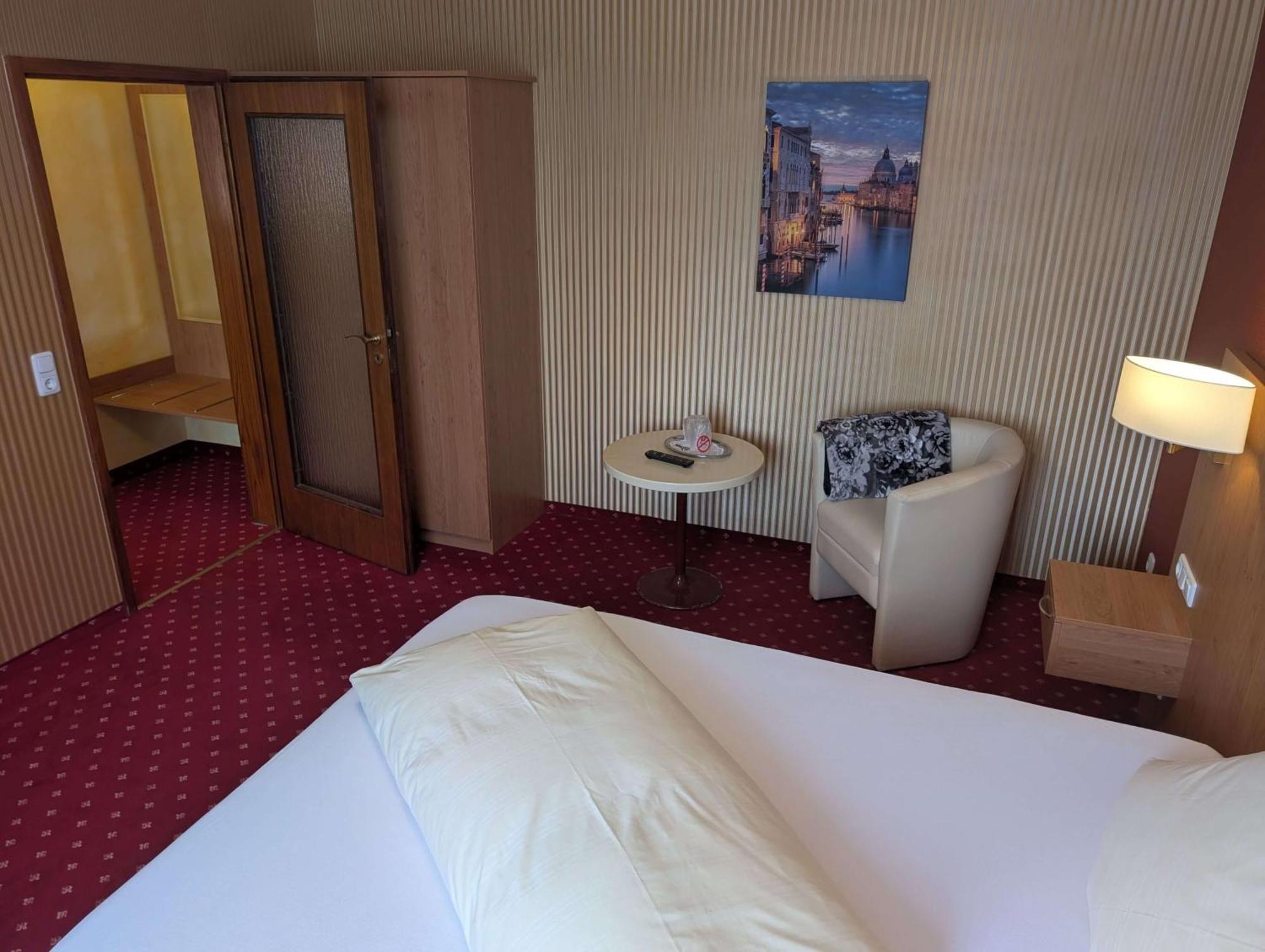 Stadthotel Augsburg Zewnętrze zdjęcie